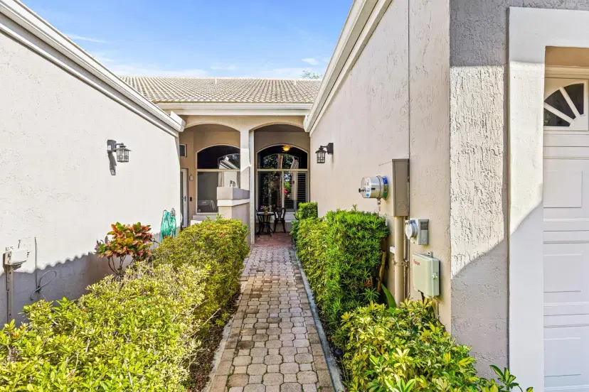 Picture of 5405 Monterey Circle 25, Delray Beach FL 33484