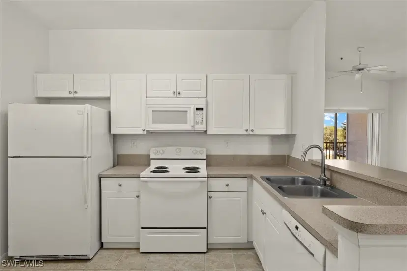 Picture of 15425 Bellamar Cir 924, Fort Myers FL 33908
