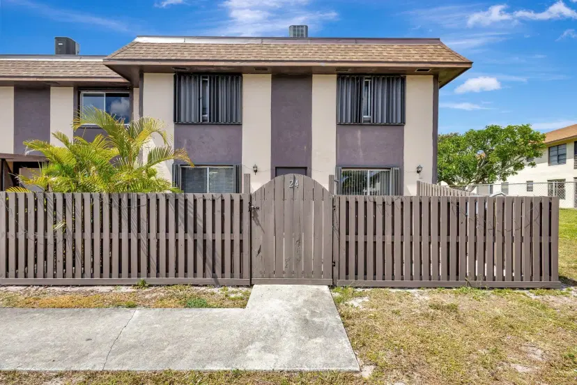 Picture of 2110 Sherwood Forest Boulevard 24, West Palm Beach FL 33415