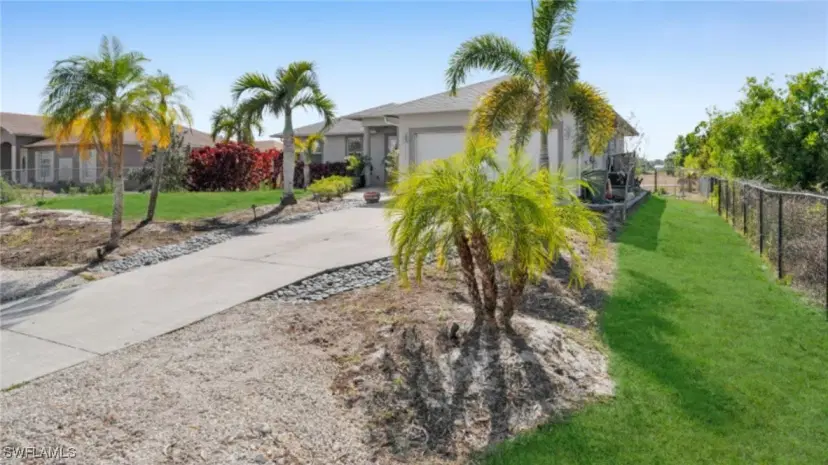 Picture of 3045 Everglades Blvd N, Naples FL 34120