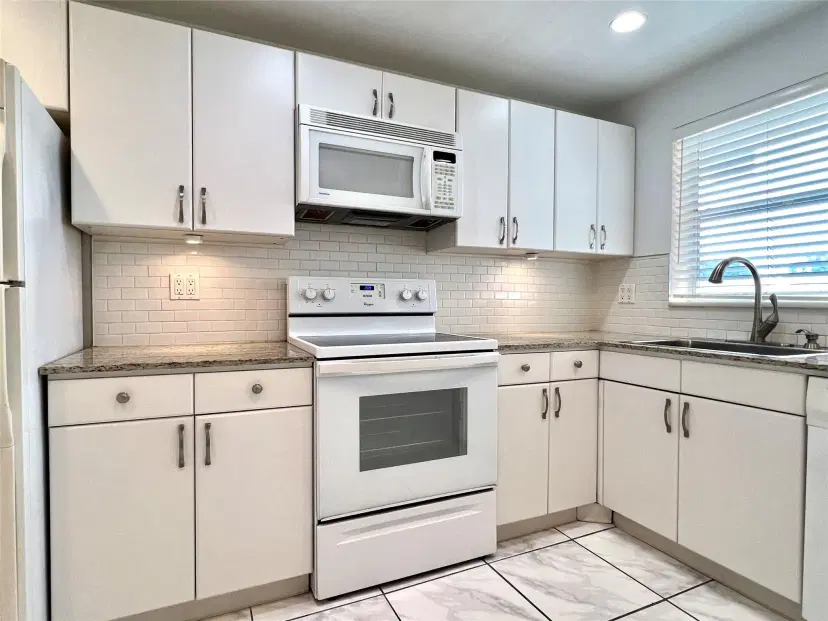 Picture of 1785 N Andrews Sq 202E, Wilton Manors FL 33311