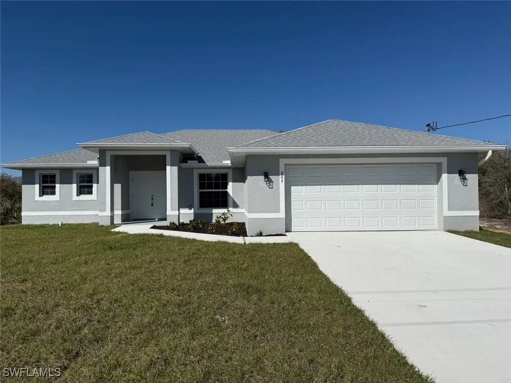 Picture of 809 Poinsettia Ave, Lehigh Acres, FL 33972