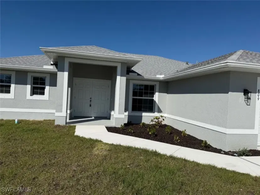 Picture of 809 Poinsettia Ave, Lehigh Acres FL 33972