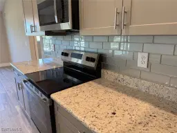 Picture of 809 Poinsettia Ave, Lehigh Acres, FL 33972