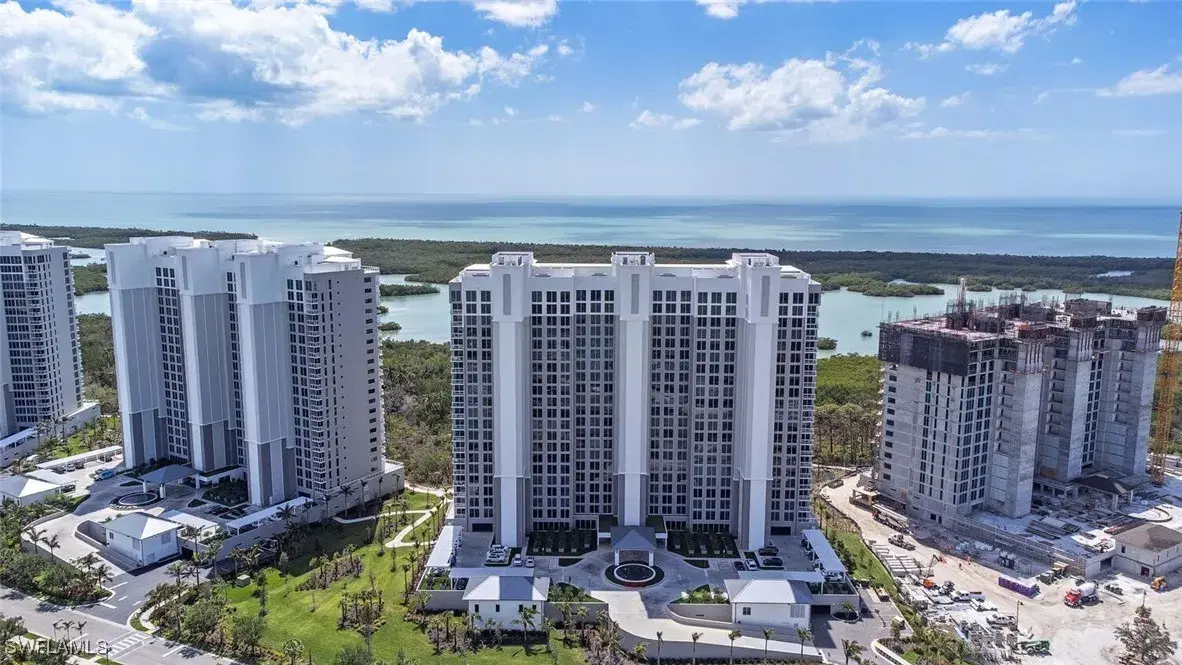 Picture of 13945 Old Coast Rd 302, Naples, FL 34110