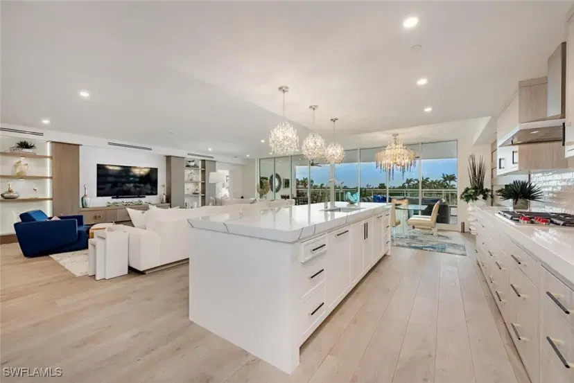 Picture of 13945 Old Coast Rd 302, Naples FL 34110
