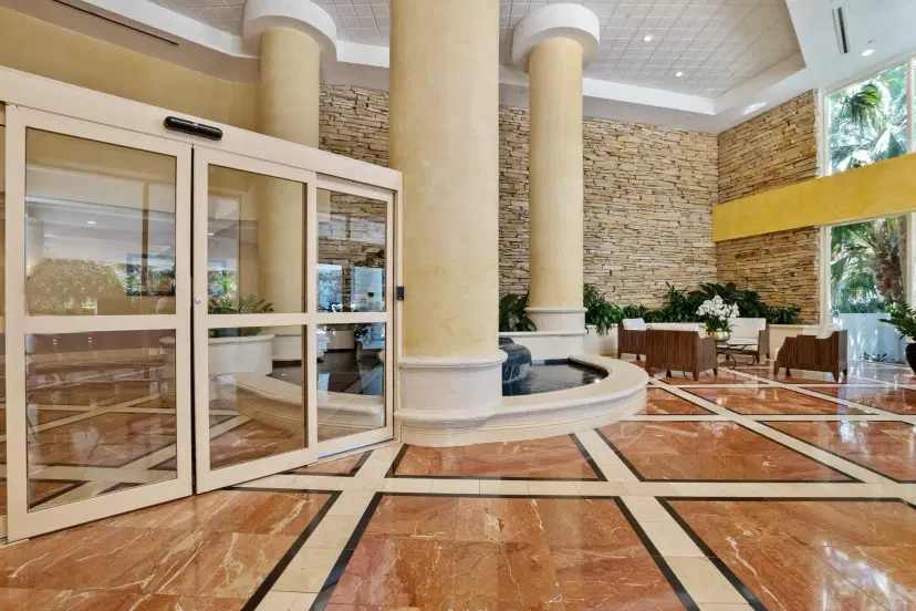 Picture of 20281 E Country Club Dr 704, Miami FL 33180