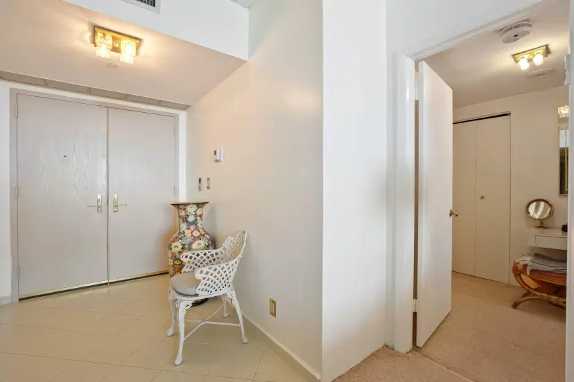 Picture of 20281 E Country Club Dr 704, Miami FL 33180
