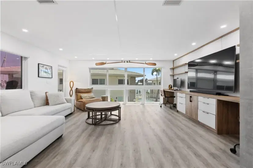 Picture of 2500 Gulf Shore Blvd N N7, Naples FL 34103