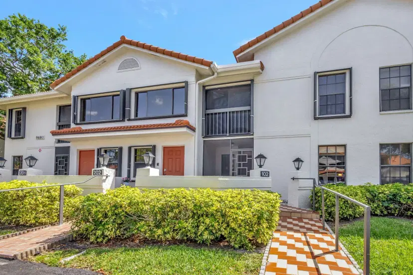 Picture of 9680 Sills Drive E 102, Boynton Beach FL 33437