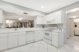 Picture of 9680 Sills Drive E 102, Boynton Beach, FL 33437