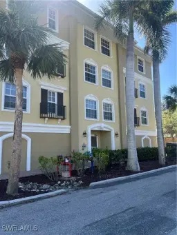 Picture of 10091 Lake Cove Dr 301, Fort Myers, FL 33908