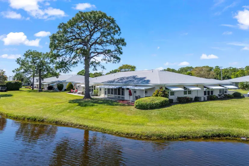 Picture of 106 Lakes End Drive B, Fort Pierce FL 34982