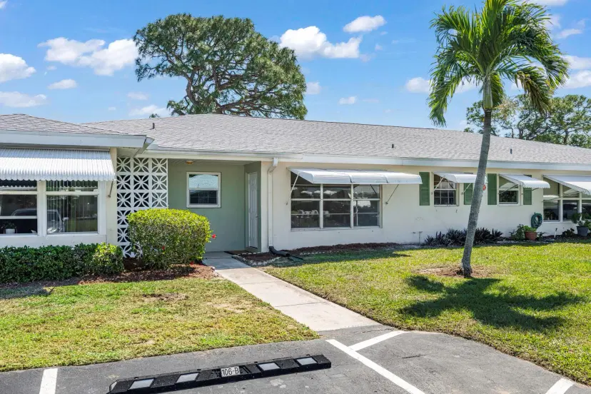 Picture of 106 Lakes End Drive B, Fort Pierce FL 34982