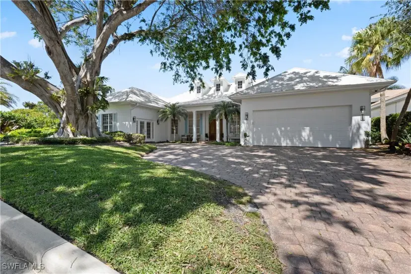 Picture of 505 Harbour Dr, Naples FL 34103