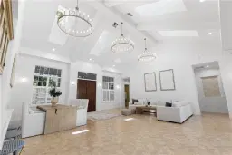 Picture of 505 Harbour Dr, Naples, FL 34103