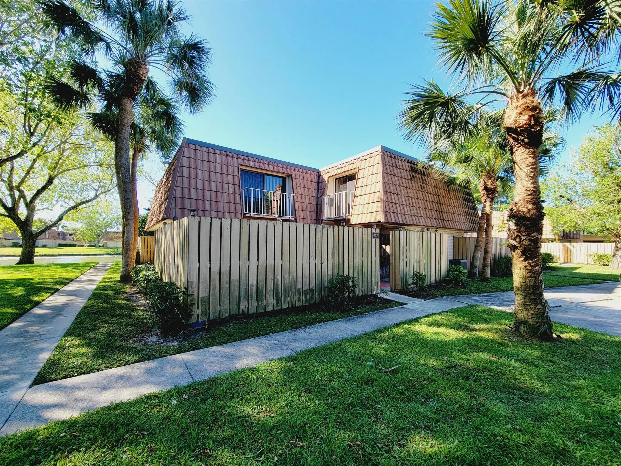 Picture of 702 Mill Valley Pl Place, West Palm Beach, FL 33409