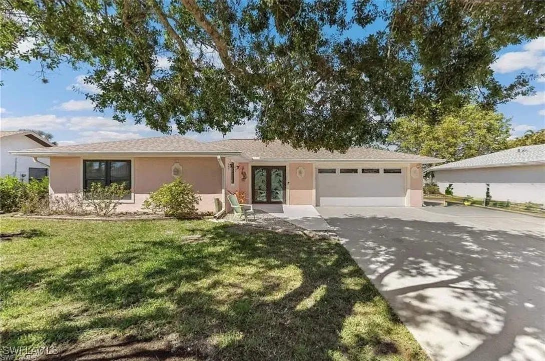 Picture of 6024 Perthshire Ln, Fort Myers, FL 33908