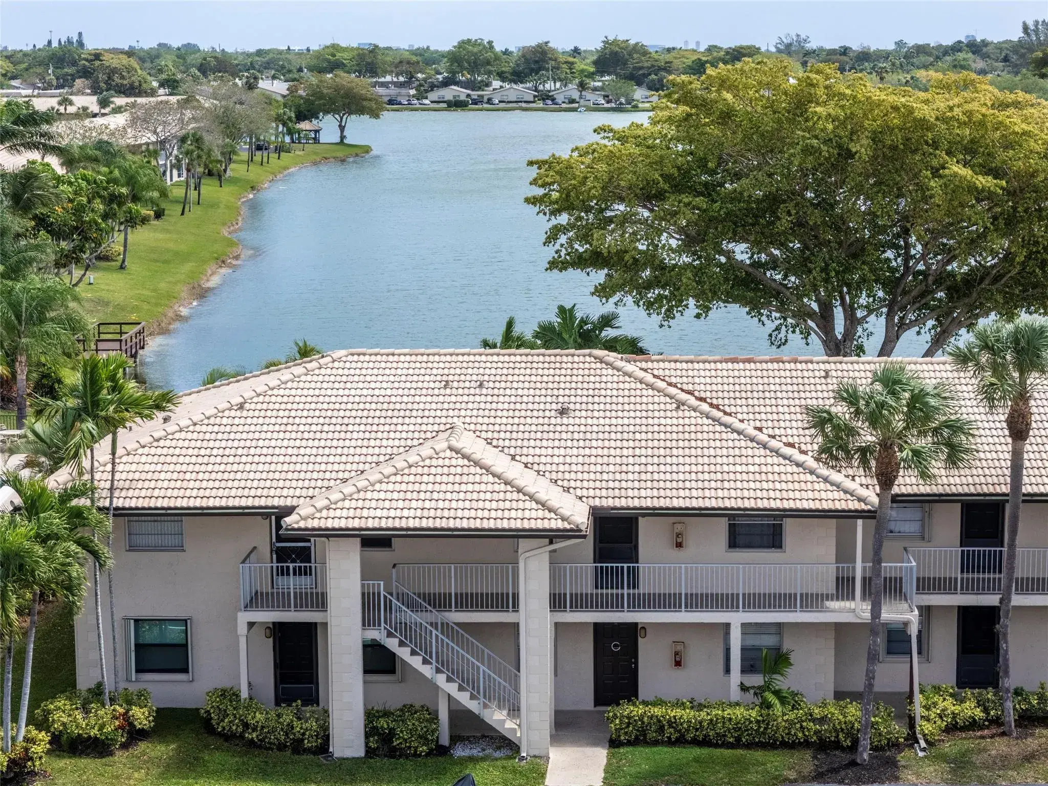 Picture of 5541 Lakeside Dr 201, Margate, FL 33063