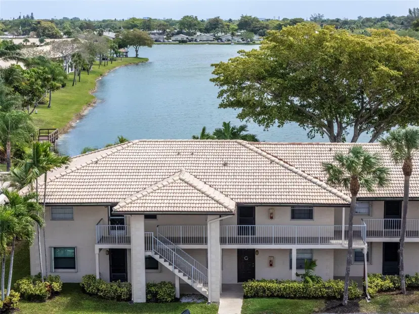 Picture of 5541 Lakeside Dr 201, Margate FL 33063
