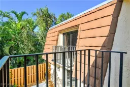 Picture of 1428 Park Shore Cir 3, Fort Myers, FL 33901