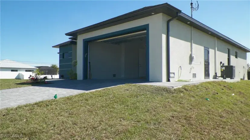 Picture of 1527 NW 38Th Pl, Cape Coral FL 33993