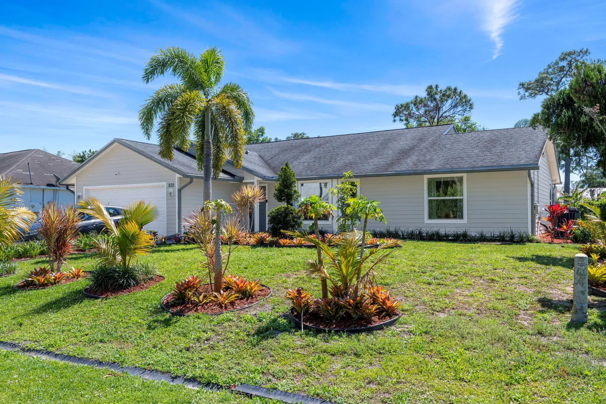 Picture of 932 SE Damask Avenue, Port St Lucie, FL 34983