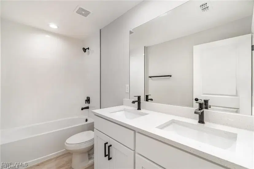 Picture of 1030 NE 13Th Pl, Cape Coral FL 33909