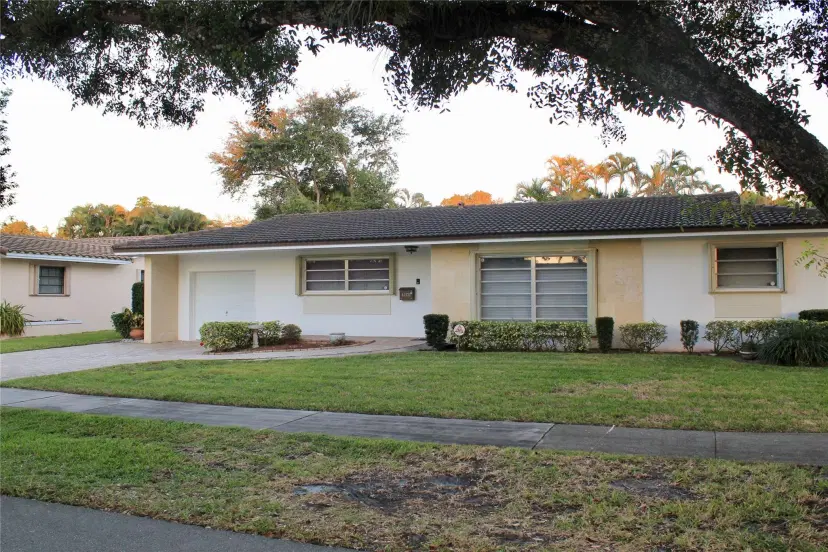 Picture of 14131 Cypress Ct, Miami Lakes FL 33014