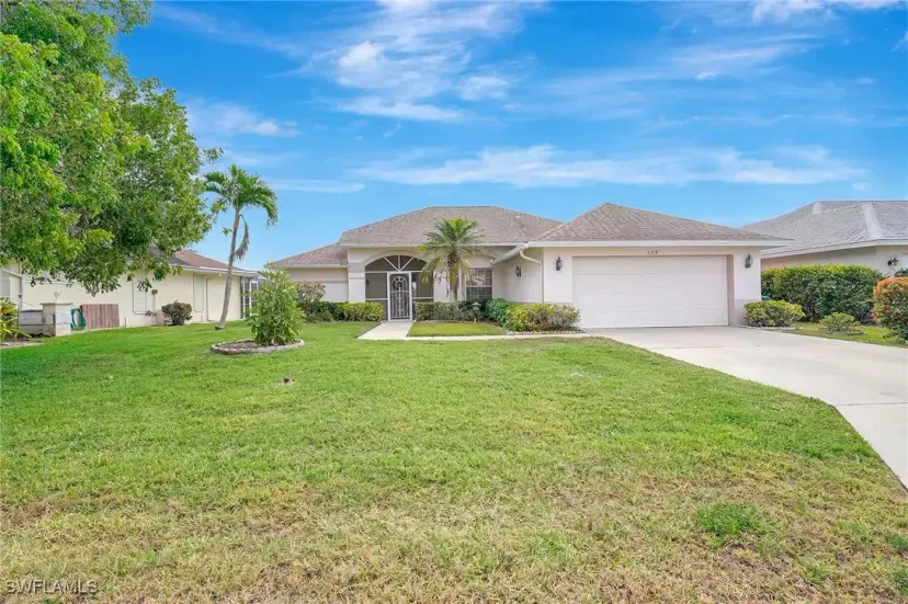 Picture of 3719 Kent Dr, Naples FL 34112