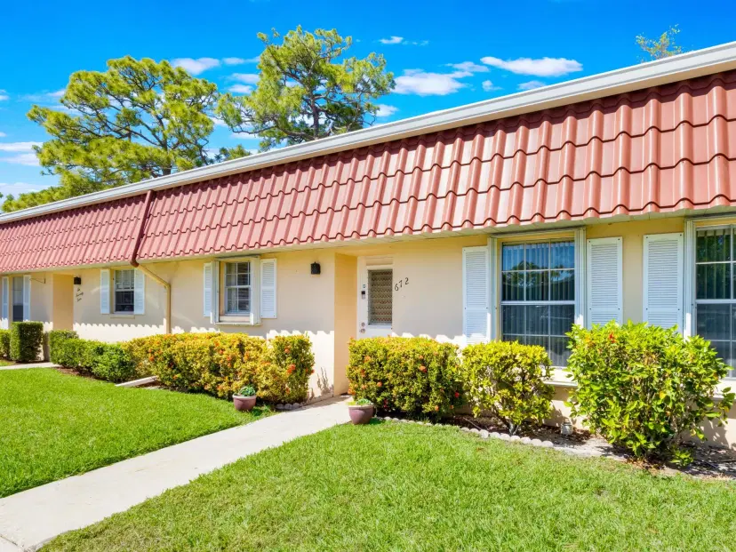 Picture of 672 Laconia Circle, Lake Worth FL 33467