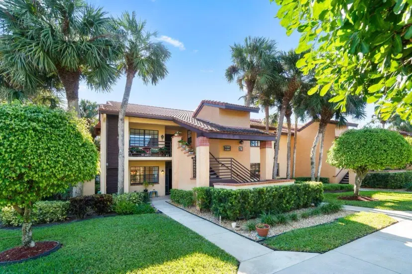 Picture of 11260 Aspen Glen Drive 101, Boynton Beach FL 33437