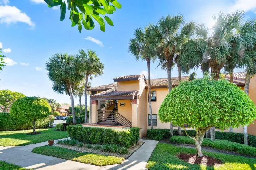 Picture of 11260 Aspen Glen Drive 101, Boynton Beach FL 33437