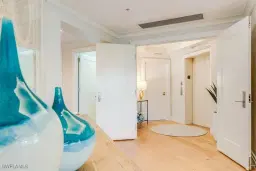 Picture of 445 Cove Tower Dr 302, Naples, FL 34110