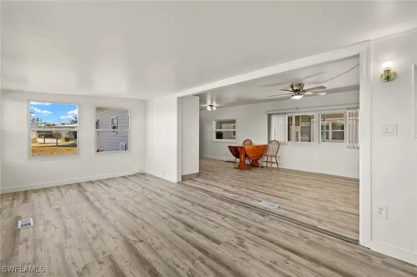 Picture of 341 Mattie Ave, Fort Myers FL 33908