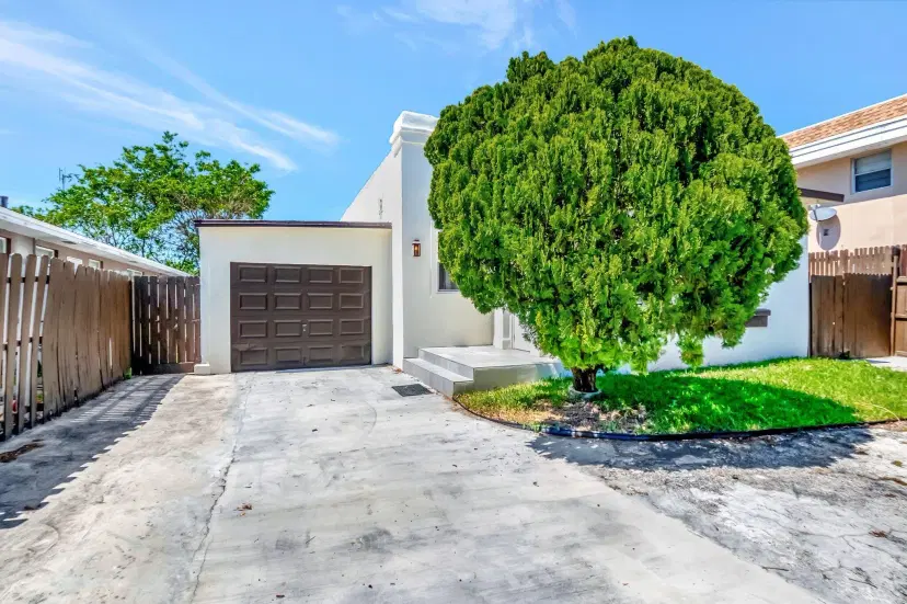 Picture of 1313 N Federal Highway, Lake Worth Beach FL 33460
