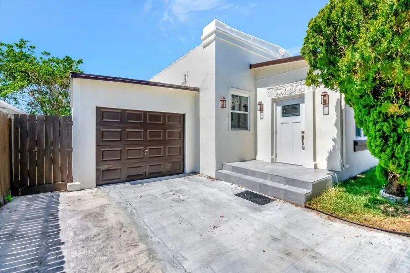 Picture of 1313 N Federal Highway, Lake Worth Beach FL 33460