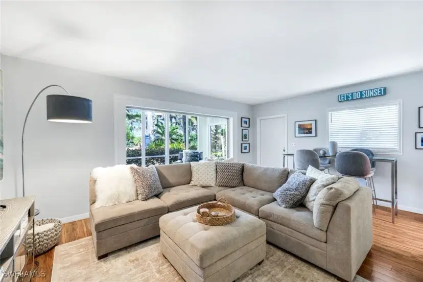 Picture of 744 Wedge Dr 23, Naples FL 34103