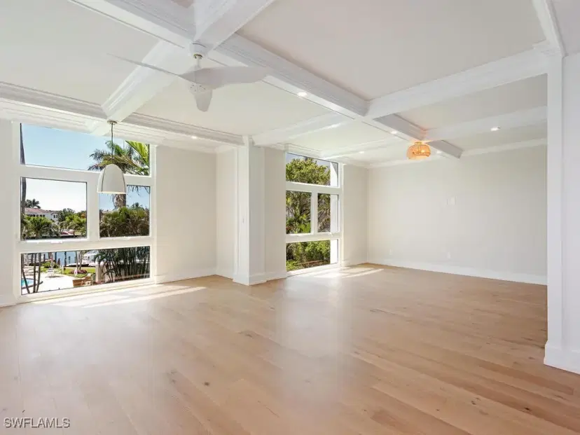 Picture of 400 Park Shore Dr 304, Naples FL 34103