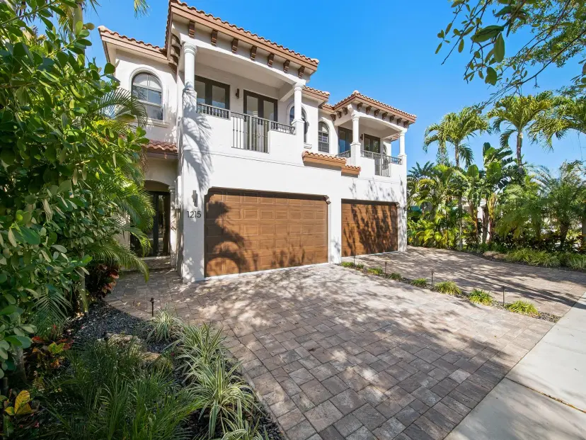 Picture of 1215 N Victoria Park Rd, Fort Lauderdale FL 33304