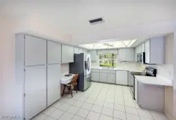 Picture of 233 Marseille Dr, Naples, FL 34112
