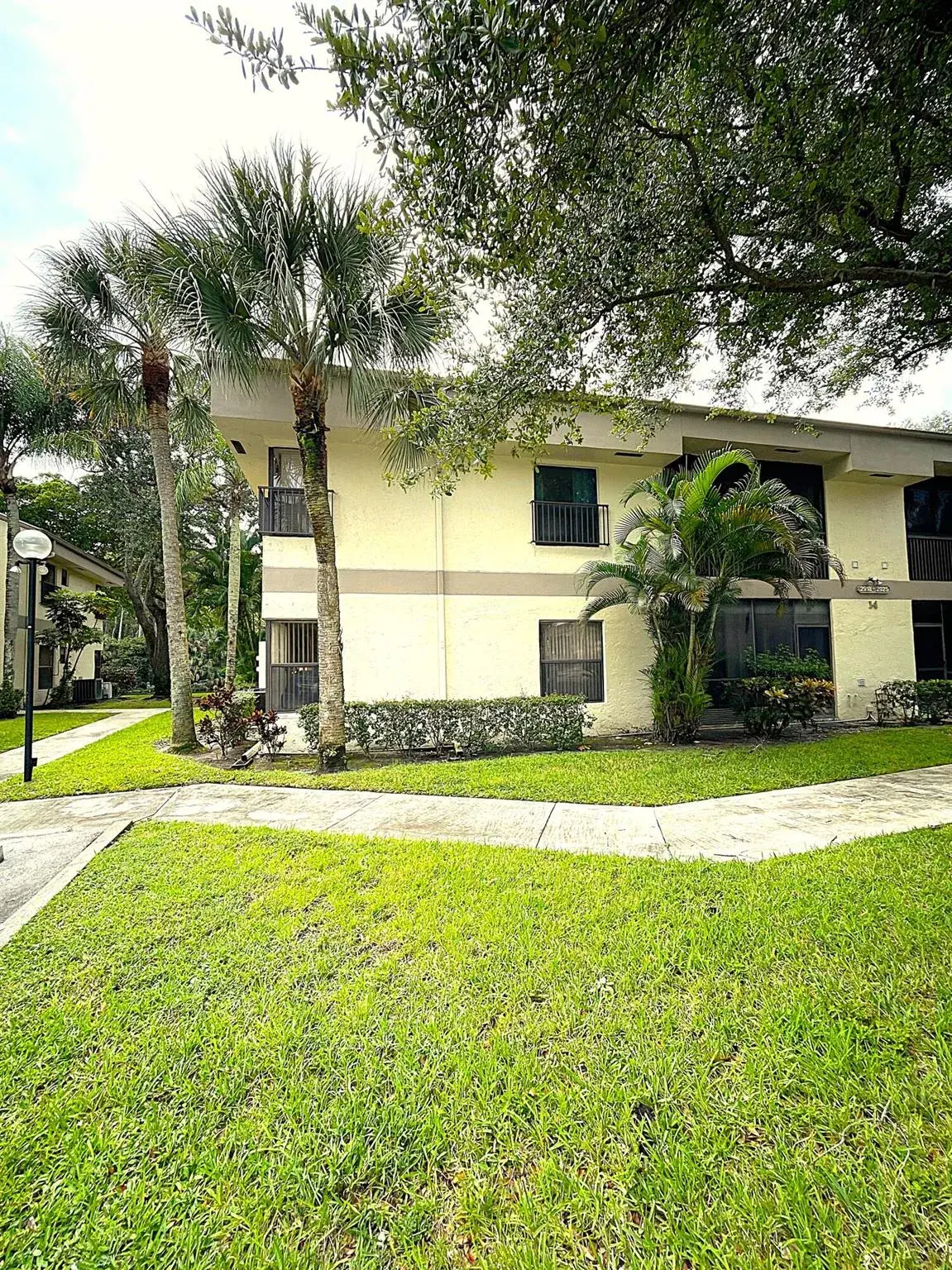 Picture of 2920 Carambola Circle S 20107, Coconut Creek, FL 33066