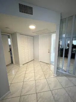Picture of 2920 Carambola Circle S 20107, Coconut Creek, FL 33066