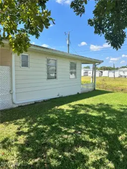 Picture of 329 Lantern Ln, North Fort Myers, FL 33917