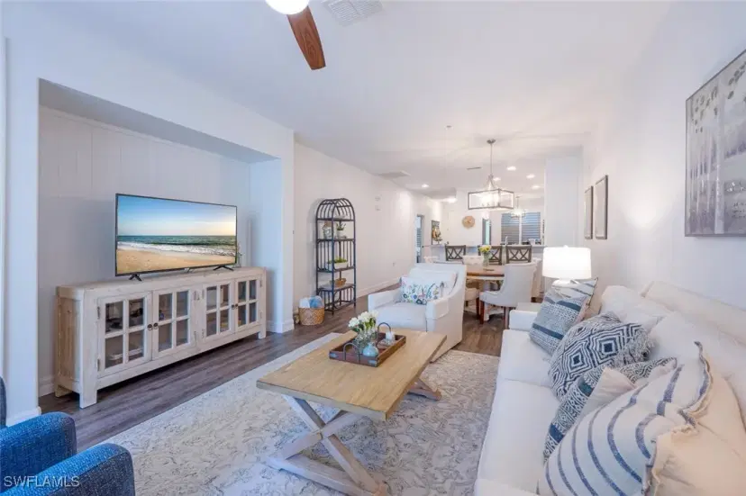 Picture of 4833 Hampshire Ct 104, Naples FL 34112