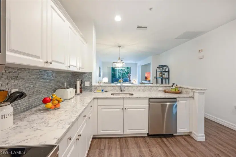Picture of 4833 Hampshire Ct 104, Naples FL 34112