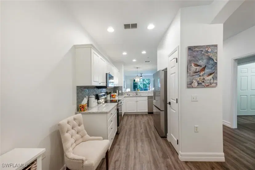 Picture of 4833 Hampshire Ct 104, Naples FL 34112