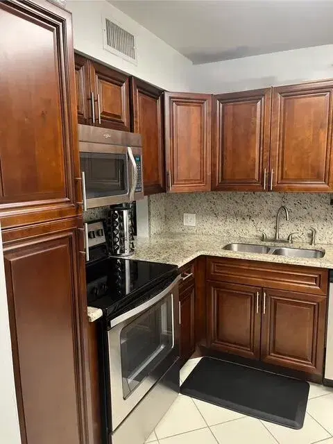 Picture of 4290 D Este Court 203, Lake Worth FL 33467