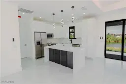 Picture of 1109 NW 8Th Ter, Cape Coral, FL 33993