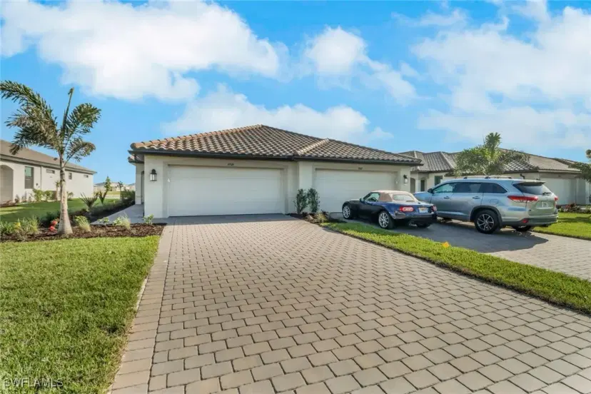 Picture of 19513 Hinkley Dr, Estero FL 33928